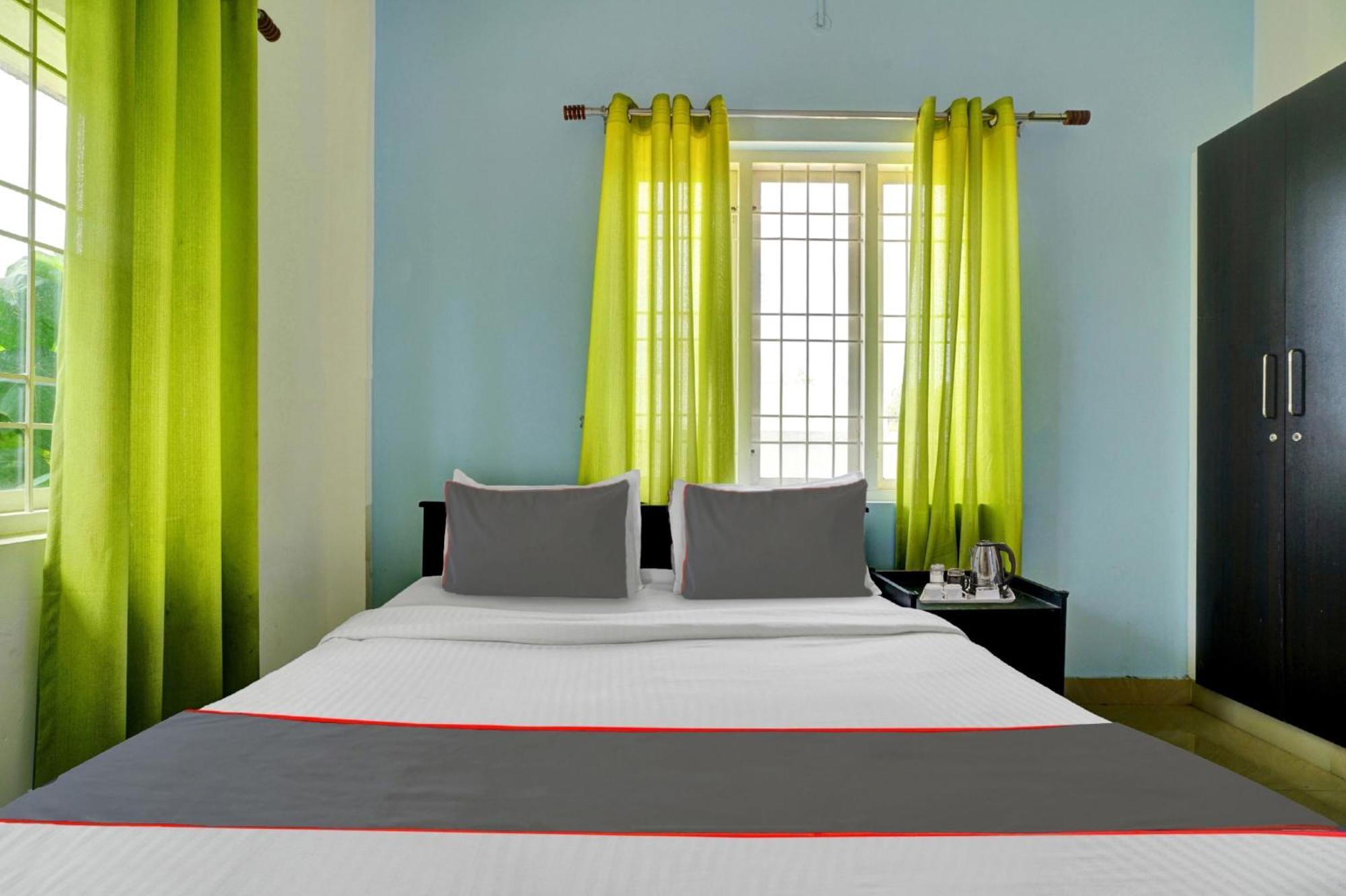 Collection O 81026 Suqoon Premium Stays Kochi Екстер'єр фото