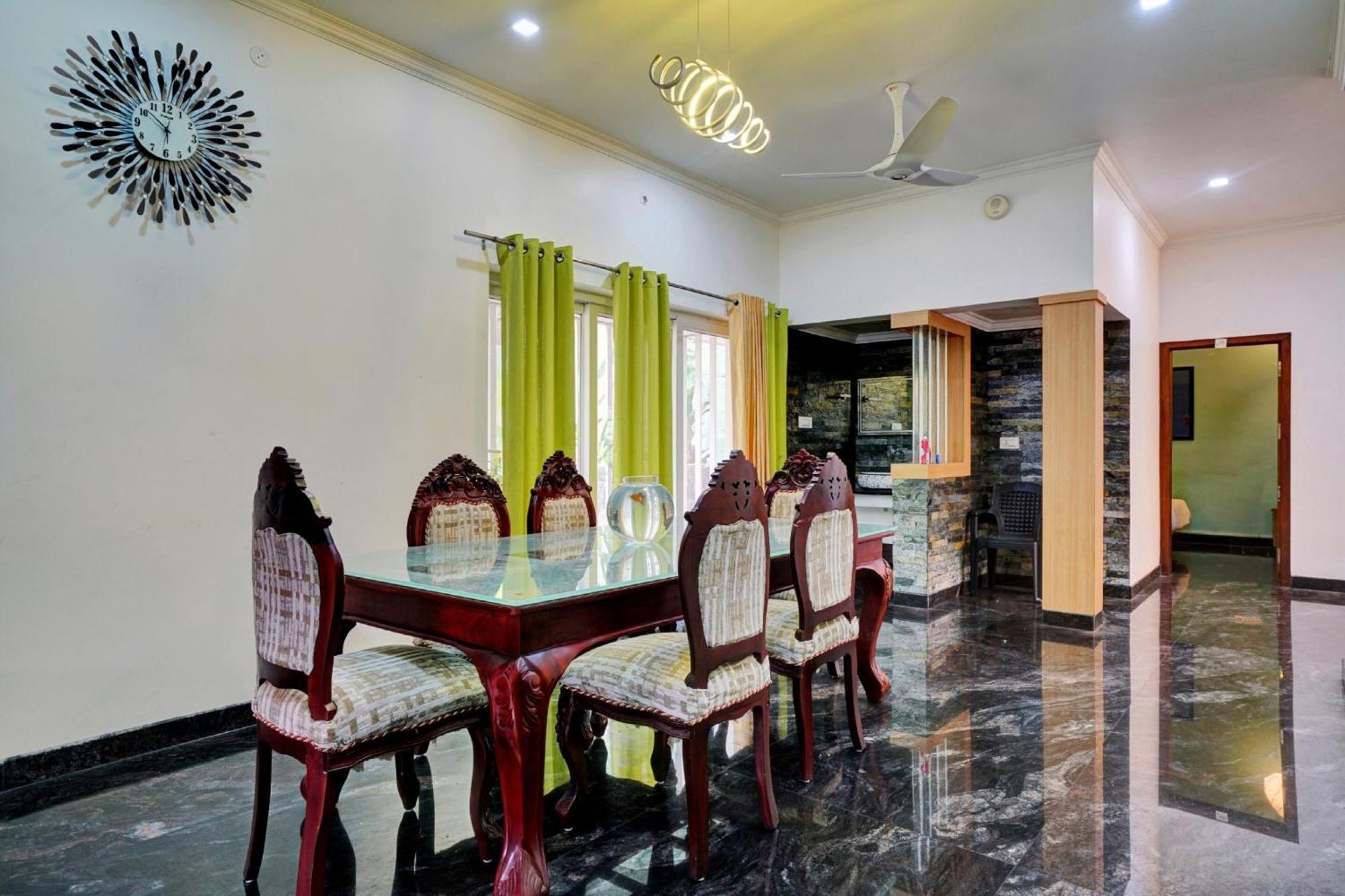 Collection O 81026 Suqoon Premium Stays Kochi Екстер'єр фото